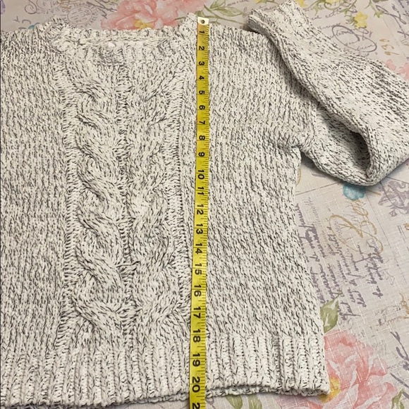 Tilly’s Ivy + Main White & Black Soft Knit - Picture 11 of 12